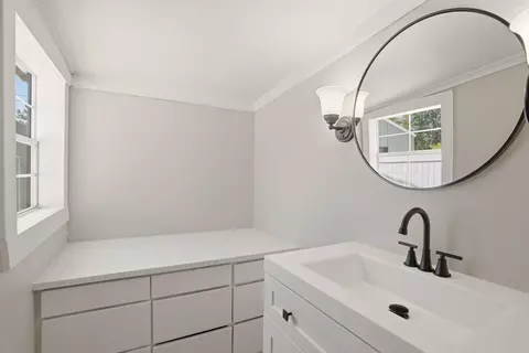 Bath - 1412 E 36th Ave, Spokane, WA 99203 photo 2 of 3
