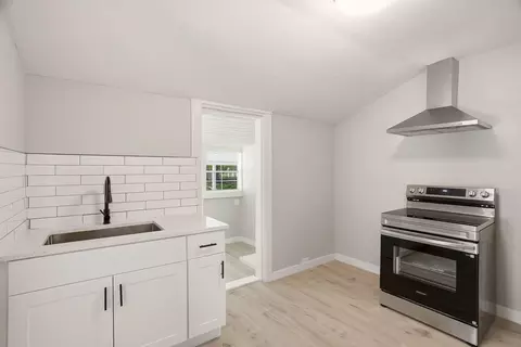 Entry Way - 1412 E 36th Ave, Spokane, WA 99203 photo 1 of 2