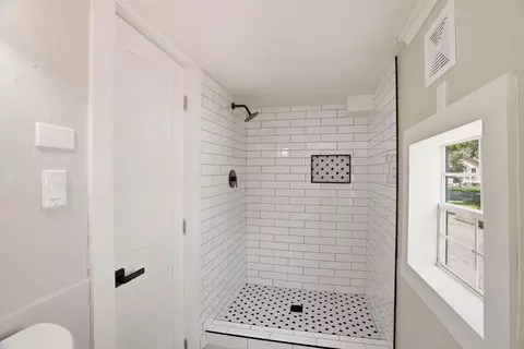 Bath - 1412 E 36th Ave, Spokane, WA 99203 photo 1 of 3
