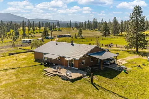 32604 N Elk Chattaroy Rd, Chattaroy, WA 99003