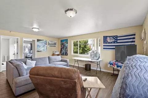 Living - 303 E Augusta Ave, Spokane, WA 99207 photo 2 of 4