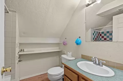 Bath - 303 E Augusta Ave, Spokane, WA 99207 photo 2 of 5