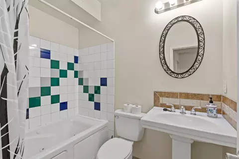 Bath - 303 E Augusta Ave, Spokane, WA 99207 photo 1 of 5