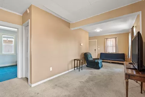 Entry Way - 303 E Augusta Ave, Spokane, WA 99207 photo 4 of 5