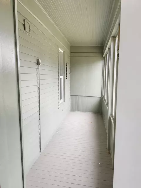 Exterior - 1011 E Augusta Ave, Spokane, WA 99207 photo 3 of 7