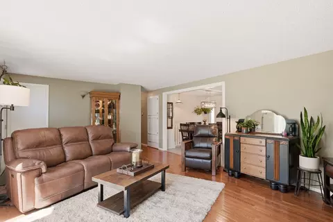 Living - 11113 E 38th Ave, Spokane Valley, WA 99206 photo 2 of 2