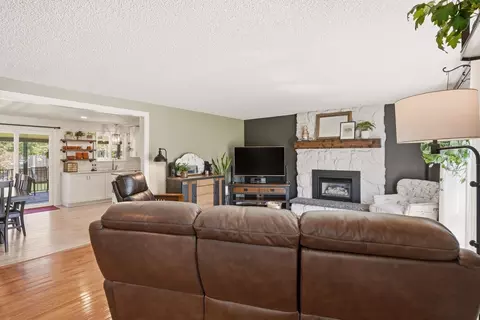 Living - 11113 E 38th Ave, Spokane Valley, WA 99206 photo 1 of 2