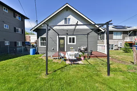Exterior - 2814 Everett Ave, Spokane, WA 99217 photo 5 of 7