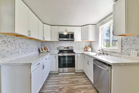 Kitchen - 2814 Everett Ave, Spokane, WA 99217 photo 1 of 2