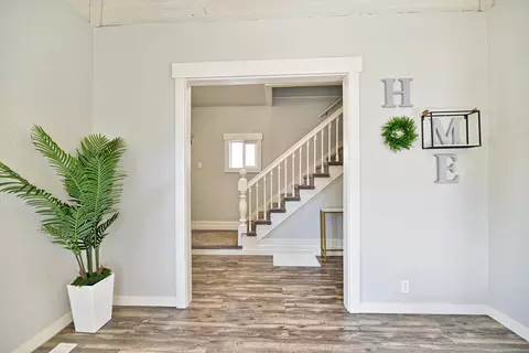 Entry Way - 2814 Everett Ave, Spokane, WA 99217 photo 2 of 2