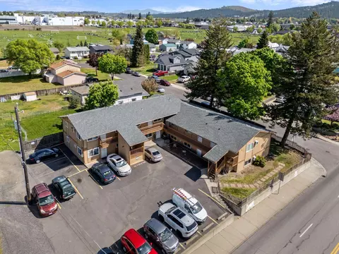 3203 N Smith St, Spokane, WA 99207
