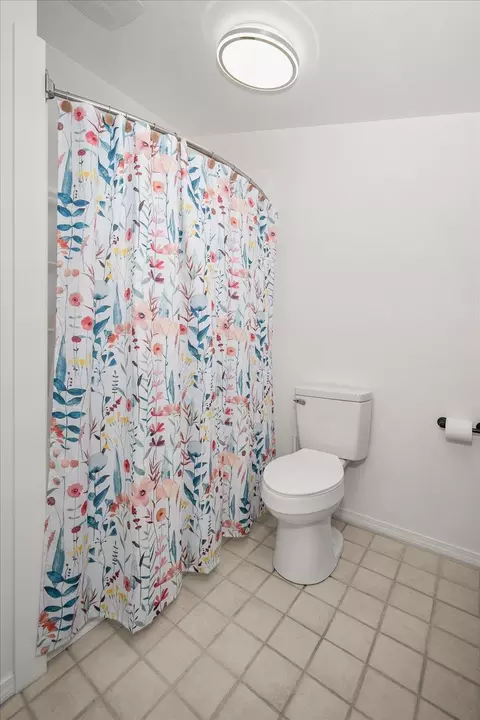 Bath - 24 E 34th Ave, Spokane, WA 99203 photo 2 of 3