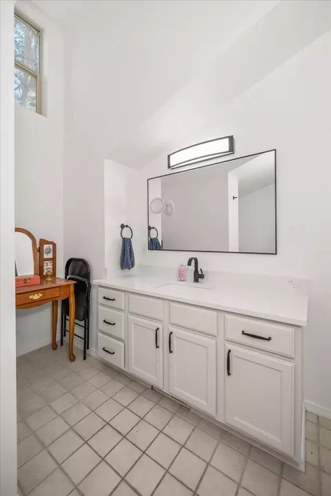 Bath - 24 E 34th Ave, Spokane, WA 99203 photo 1 of 3