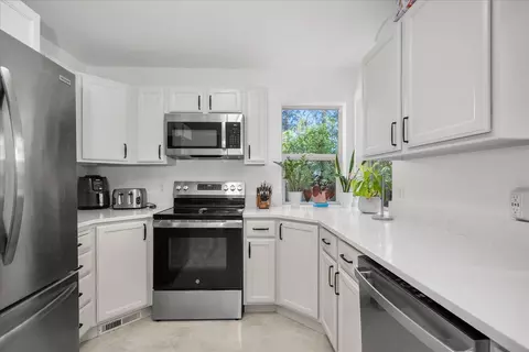Kitchen - 24 E 34th Ave, Spokane, WA 99203 photo 3 of 3