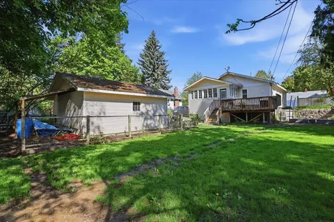 Exterior - 826 E 34th Ave, Spokane, WA 99203 photo 10 of 15