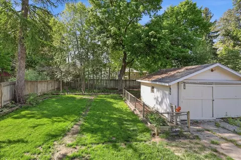 Exterior - 826 E 34th Ave, Spokane, WA 99203 photo 14 of 15
