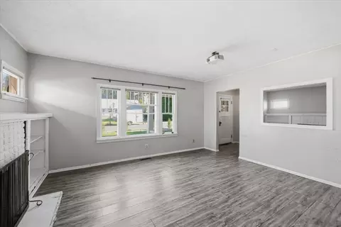 Living - 826 E 34th Ave, Spokane, WA 99203 photo 3 of 5