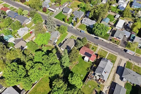 View/Area - 826 E 34th Ave, Spokane, WA 99203 photo 5 of 13