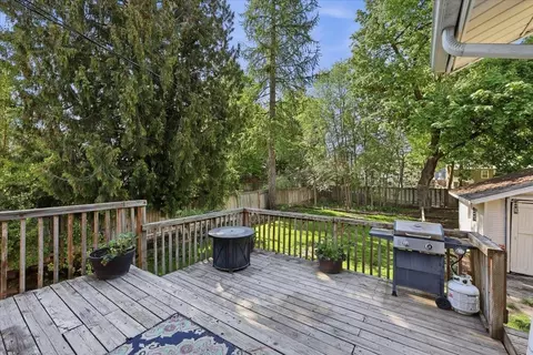 Exterior - 826 E 34th Ave, Spokane, WA 99203 photo 6 of 15