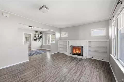 Living - 826 E 34th Ave, Spokane, WA 99203 photo 1 of 5