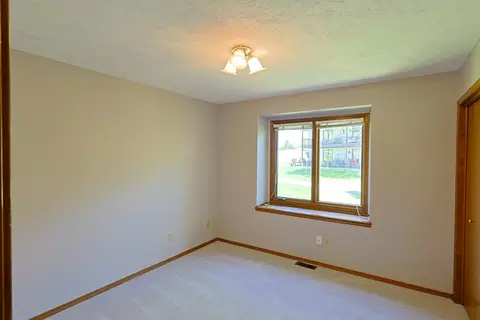 Bedroom - 9803 N Comanche Dr, Spokane, WA 99208 photo 4 of 4