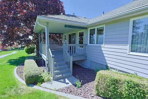 Exterior - 9803 N Comanche Dr, Spokane, WA 99208 photo 4 of 14