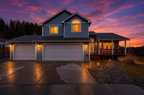 17904 E 11th Ave, Greenacres, WA 99016