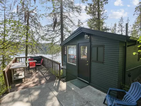 13214 N Peninsula Dr, Newman Lake, WA 99025