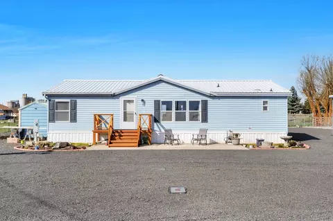 365 NE Adams Rd, Creston, WA 99117