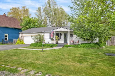 117 S Weaver St, Rockford, WA 99030