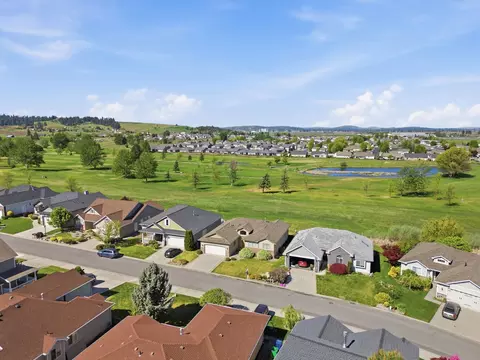 7808 S Parway Ln, Cheney, WA 99004