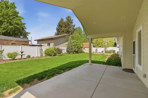 Exterior - 7521 N E St, Spokane, WA 99208 photo 5 of 8