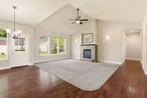 Living - 7521 N E St, Spokane, WA 99208 photo 6 of 7