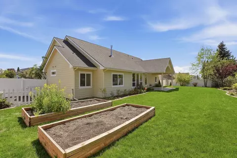 Exterior - 7521 N E St, Spokane, WA 99208 photo 8 of 8