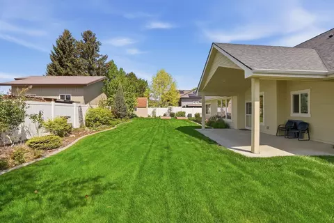 Exterior - 7521 N E St, Spokane, WA 99208 photo 6 of 8