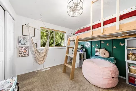 Bedroom - 2111 E 63 Ave, Spokane, WA 99223 photo 4 of 7