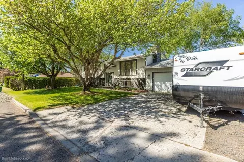 Exterior - 2111 E 63 Ave, Spokane, WA 99223 photo 4 of 15