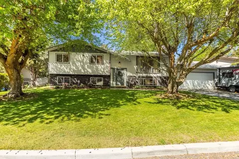 Exterior - 2111 E 63 Ave, Spokane, WA 99223 photo 2 of 15