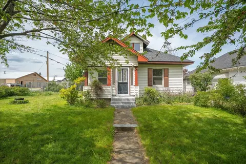 2003 E Grace Ave, Spokane, WA 99207