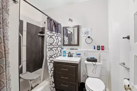 Bath - 1723 E Hoffman Ave, Spokane, WA 99207 photo 2 of 4