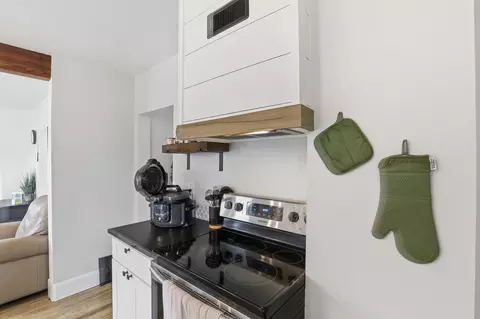 Kitchen - 1723 E Hoffman Ave, Spokane, WA 99207 photo 6 of 7