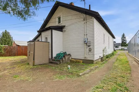 Exterior - 1723 E Hoffman Ave, Spokane, WA 99207 photo 4 of 6