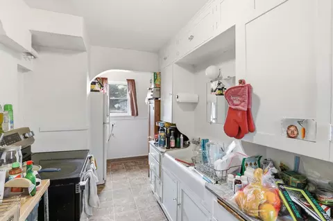 Kitchen - 1723 E Hoffman Ave, Spokane, WA 99207 photo 7 of 7