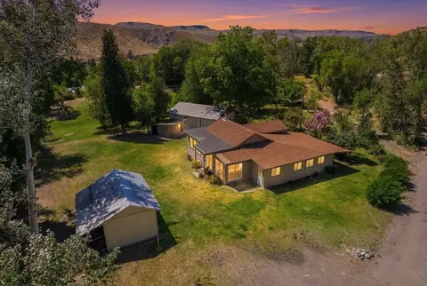 378 Elmer City Access Rd # C, Coulee Dam, WA 99116