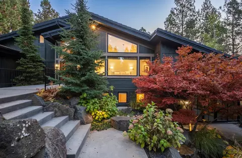 8502 S Southfork Ln, Spokane, WA 99223
