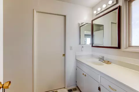 Bath - 51492 Sobek Rd E Rd, Edwall, WA 99008 photo 2 of 2