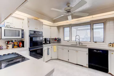 Kitchen - 51492 Sobek Rd E Rd, Edwall, WA 99008 photo 1 of 4