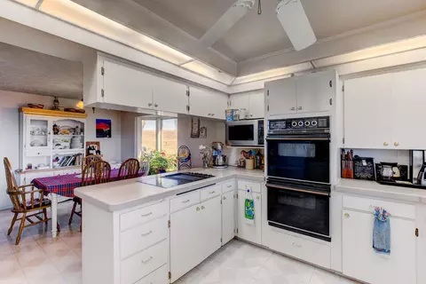 Kitchen - 51492 Sobek Rd E Rd, Edwall, WA 99008 photo 2 of 4