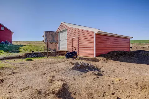 Exterior - 51492 Sobek Rd E Rd, Edwall, WA 99008 photo 3 of 6