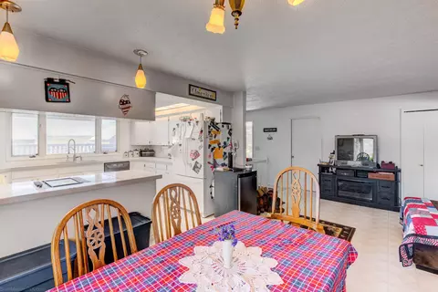 Dining - 51492 Sobek Rd E Rd, Edwall, WA 99008 photo 2 of 2